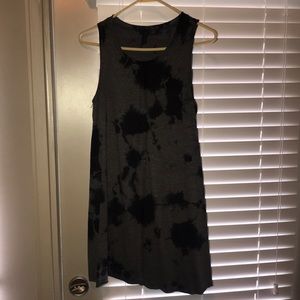Tie died sleeve-less dress
